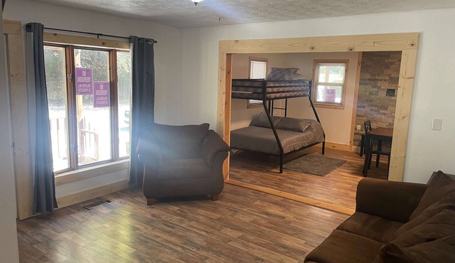 Trail House In Gilbert Sleeps 12