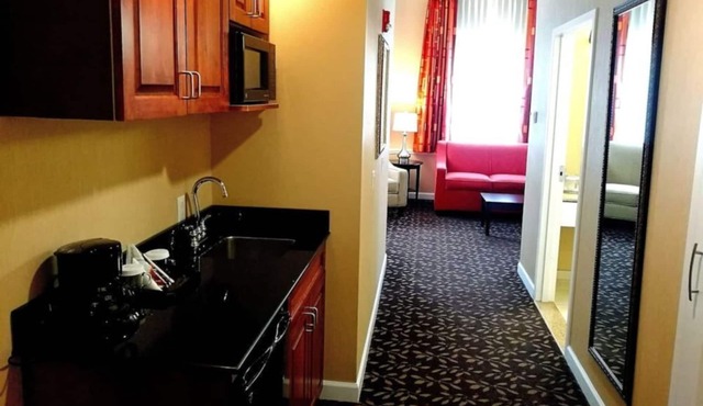 Tranquil Stay with Gym at Wilshire Grand Hotel