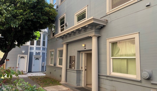Travel Gem: 2 Blocks to UC Berkeley - 2 Bedrooms