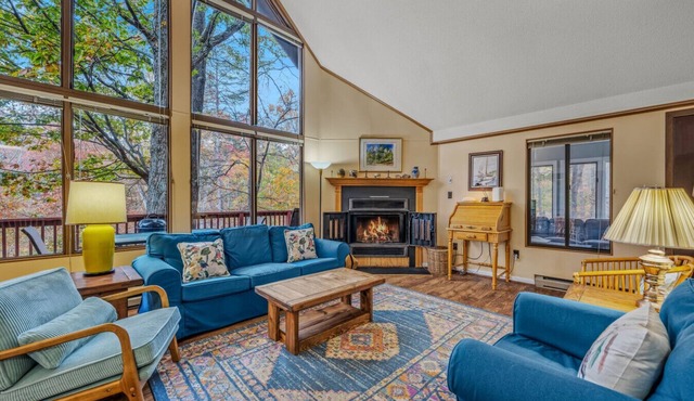Treetop Cabin - Golf | Fireplace | Pool Access | Wifi | Grill | Deck