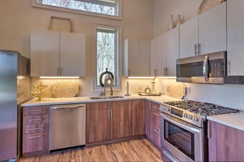 Upscale & Quiet Paducah Retreat on 15 Acres! in Paducah