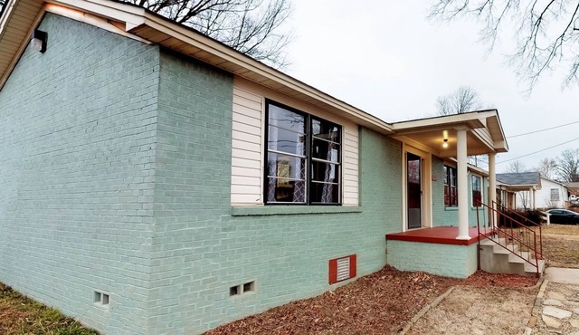 Urban chic and comfortable w/garage parking