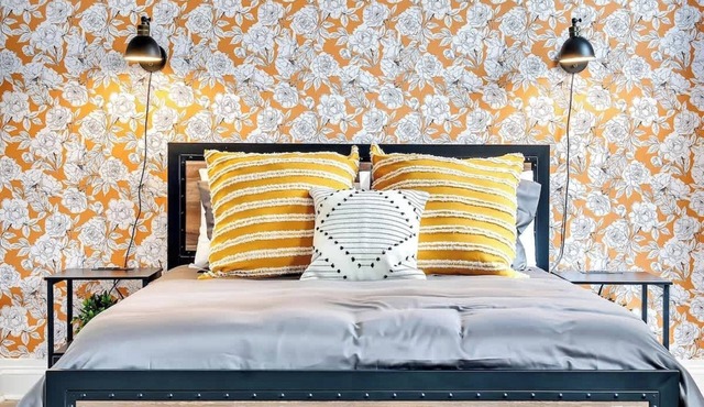 Urban Nest #4 | Chic Studio Central to State St.