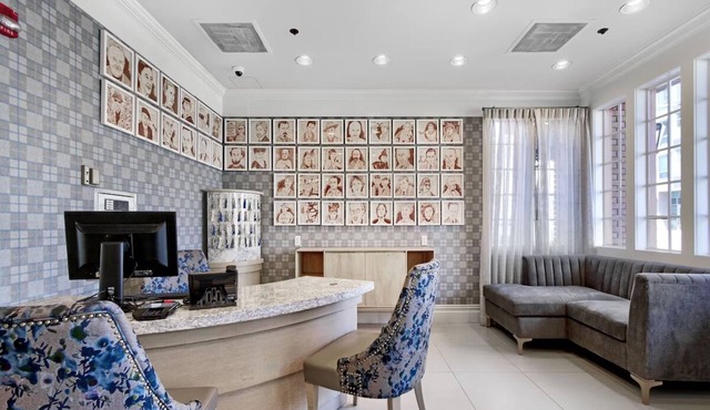 Victorian Charm, Rooftop Pool Access, Walk to Civic Attractions