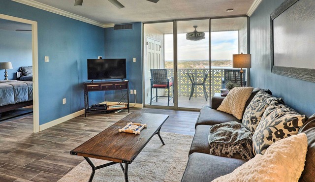 Views & Pool Access: Quaint Condo in Hot Springs!
