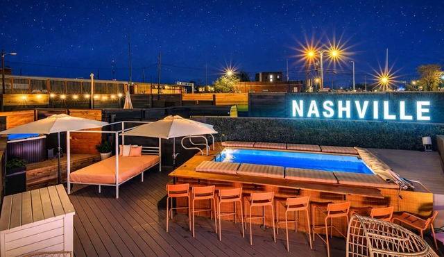 Walk to Broadway 14 Beds Pool/Hot Tub Sauna!