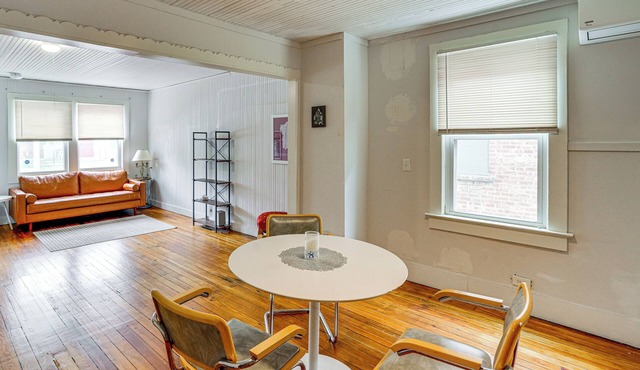 Walk to Everything! Dtwn Hudson Apartment