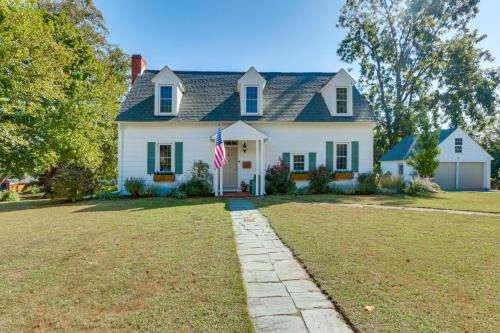 Walkable Location: Historic Home in Charles Town!