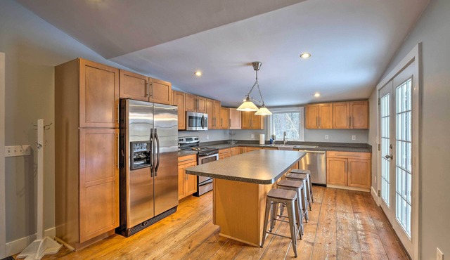 Warrensburg Home ~ 6 Mi to Lake George!