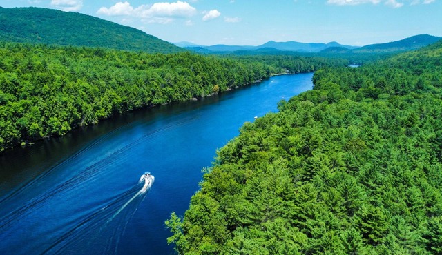 Waterfront Pine Cabin near Saratoga, Lake George