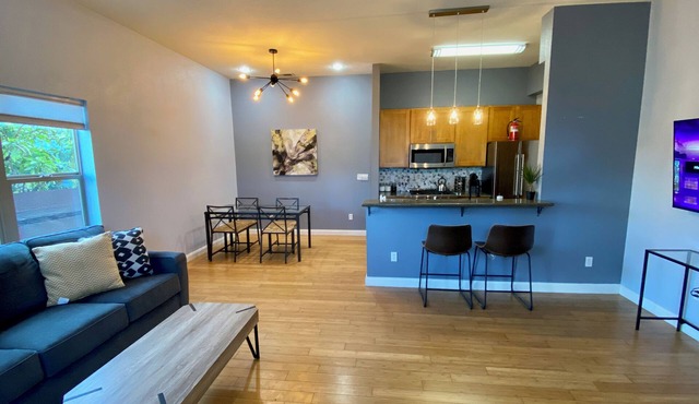 "We had a Fabulous Stay" Charming townhome in superb Oakland with WiFi, AC