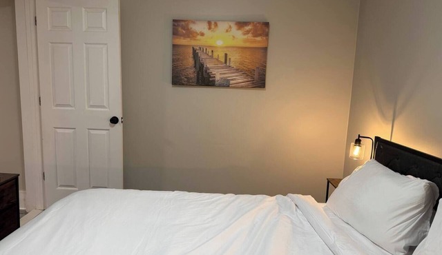 Welcoming 1-bedroom apartment in charming Ashland perfect for getaway