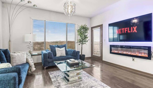 West Midtown Views | Prime Location!