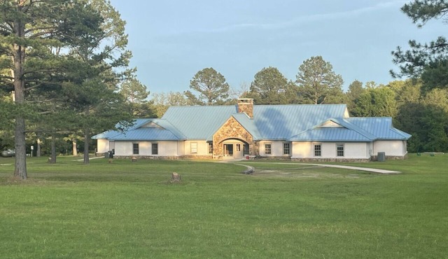 Wilderness Lodge inside private 240 acre Ozark Foothills Paradise