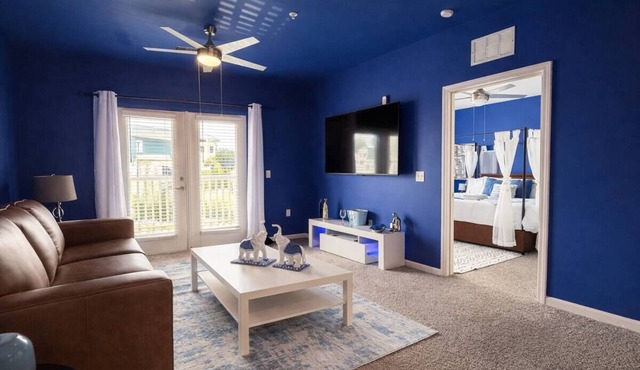 Wildlight Retreat Pool · Pickleball · Canopy Bed