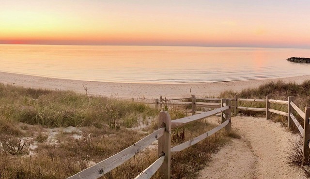 Willow Cottage by the Bay - July 27- Aug 3 available!nOnly 3 Night Minimum