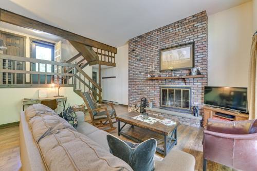 Windham Retreat w/Private Deck & Mtn Views!