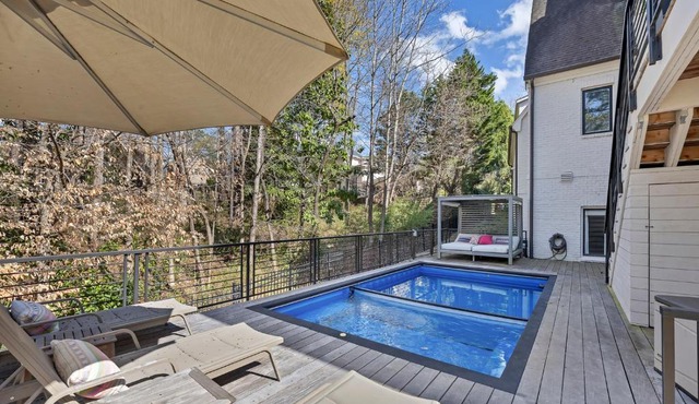 World Cup Estate w pool & fire pit