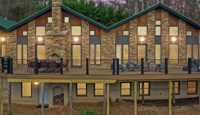 🕶️WOW the VIEW🥇Premier HOST🌲Luxurious Lodge🏔️Hot Tub under the stars
