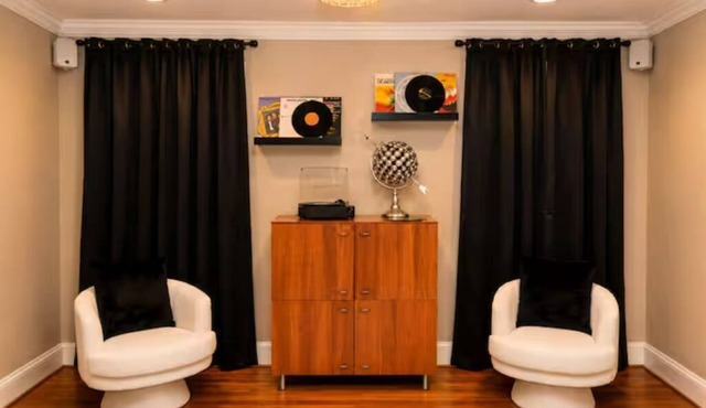 Your Treehouse Escape Near the BeltLine & Midtown