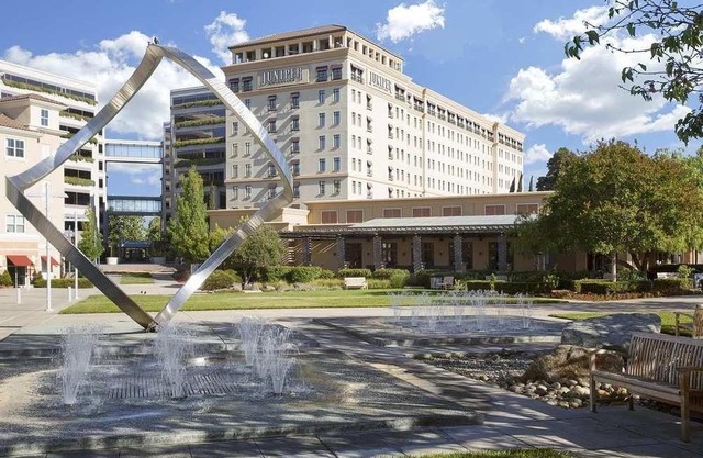 Juniper Hotel Cupertino, Curio Collection by Hilton