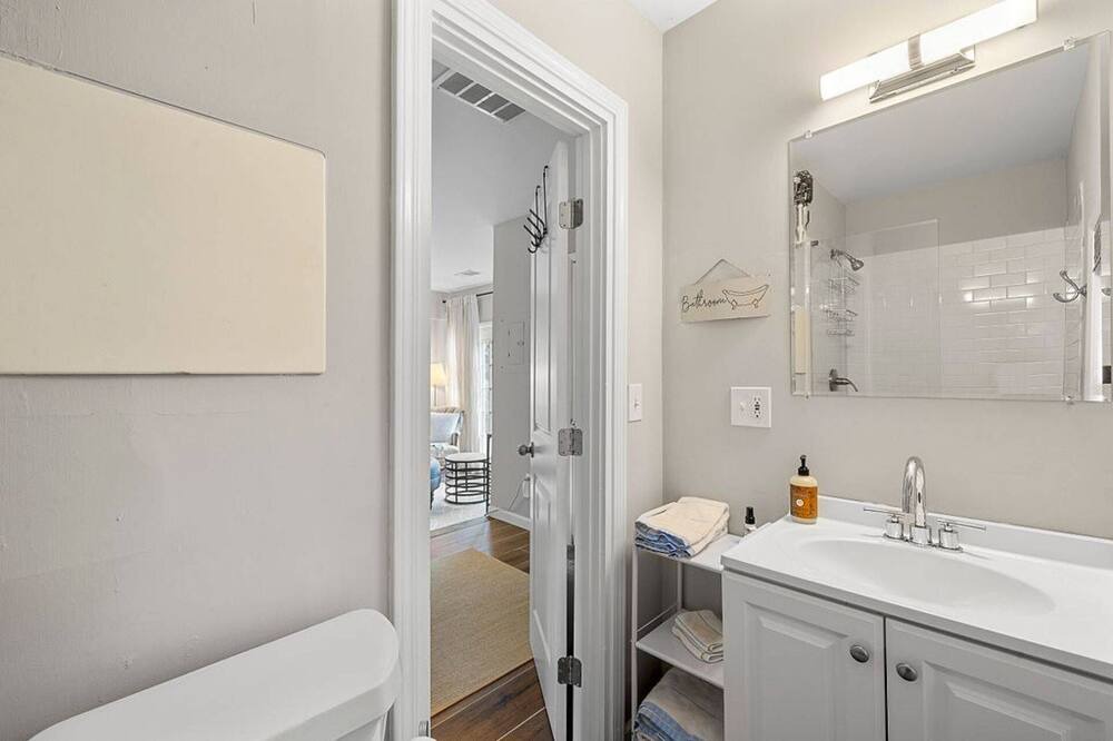 Photo of Bathroom in Poncey-Highland