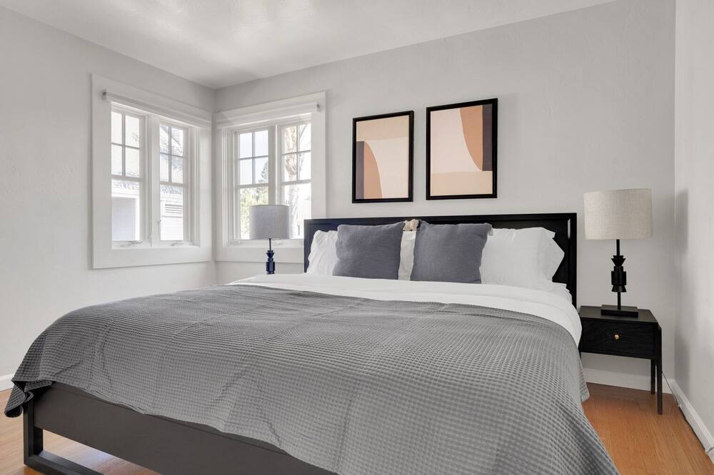 Photo of Bedroom in Downtown North