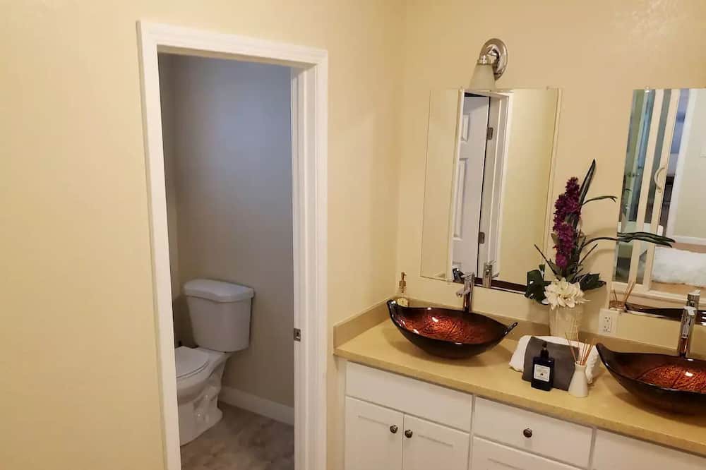 Photo of Bathroom in Glenview
