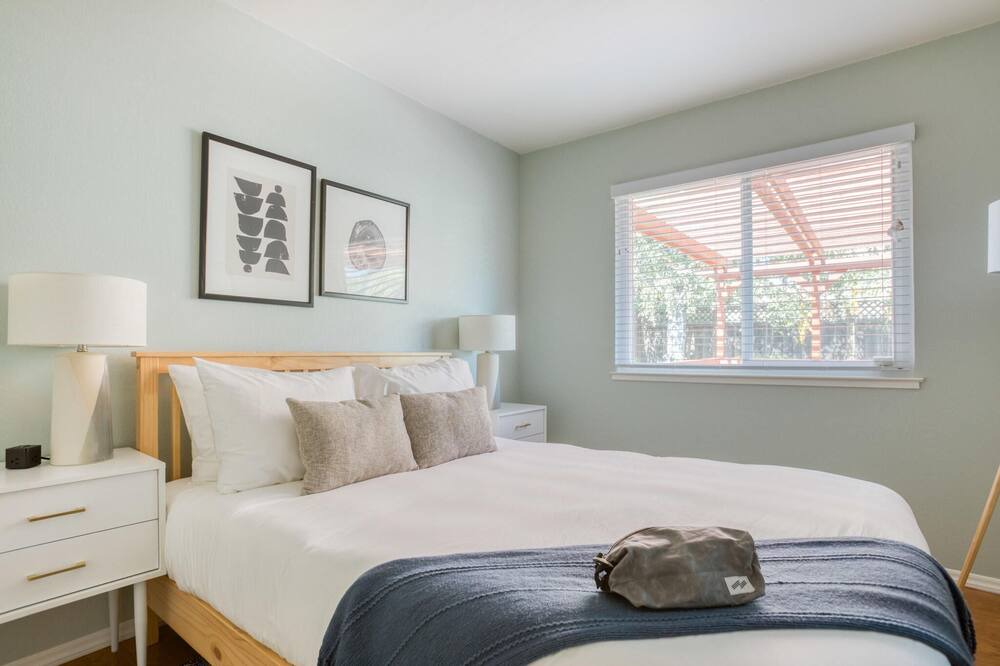 Photo of Bedroom in Fremont