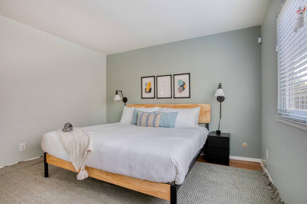 Photo of Bedroom in Fremont