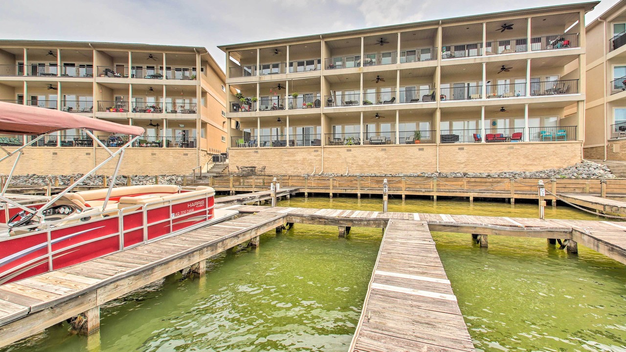 Photo of Others in Lake Hamilton