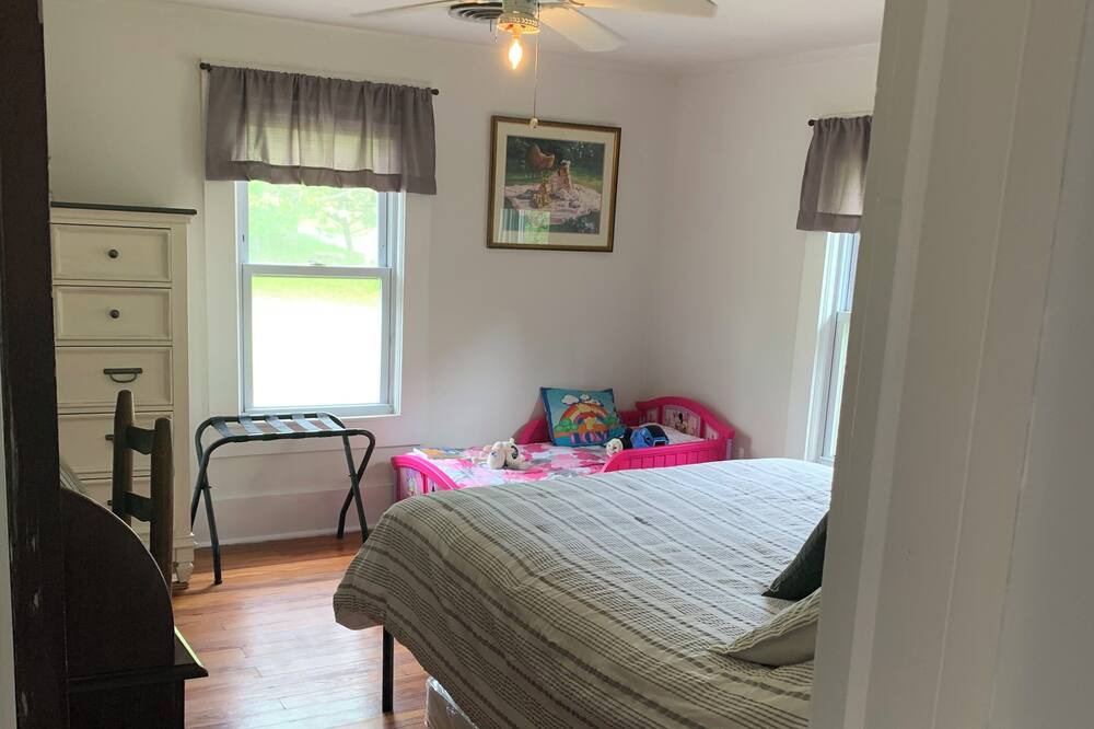 Photo of Bedroom in Narrowsburg