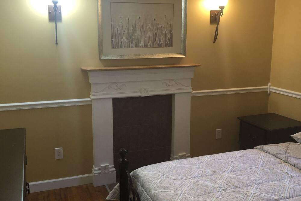 Photo of Bedroom in Fort Edward