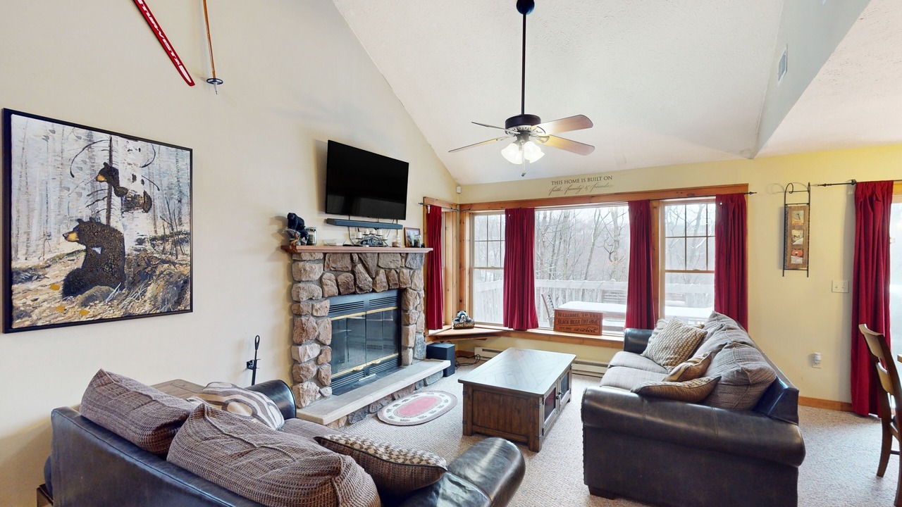 Photo of Livingroom in Tannersville