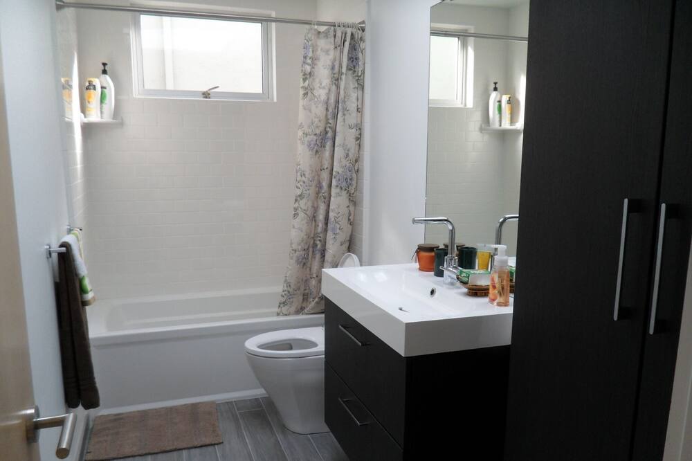 Photo of Bathroom in Sherwood Forest