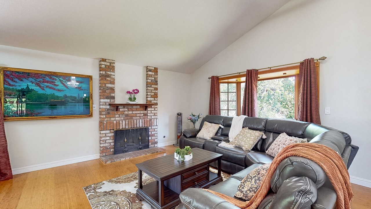 Photo of Livingroom in Fremont