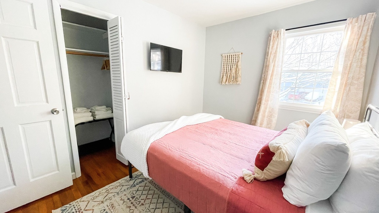 Photo of Bedroom in Geyser Crest