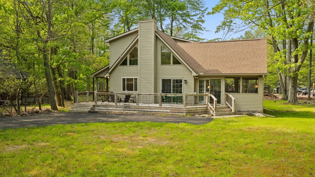 Photo of Outdoor in Lake Harmony Estates