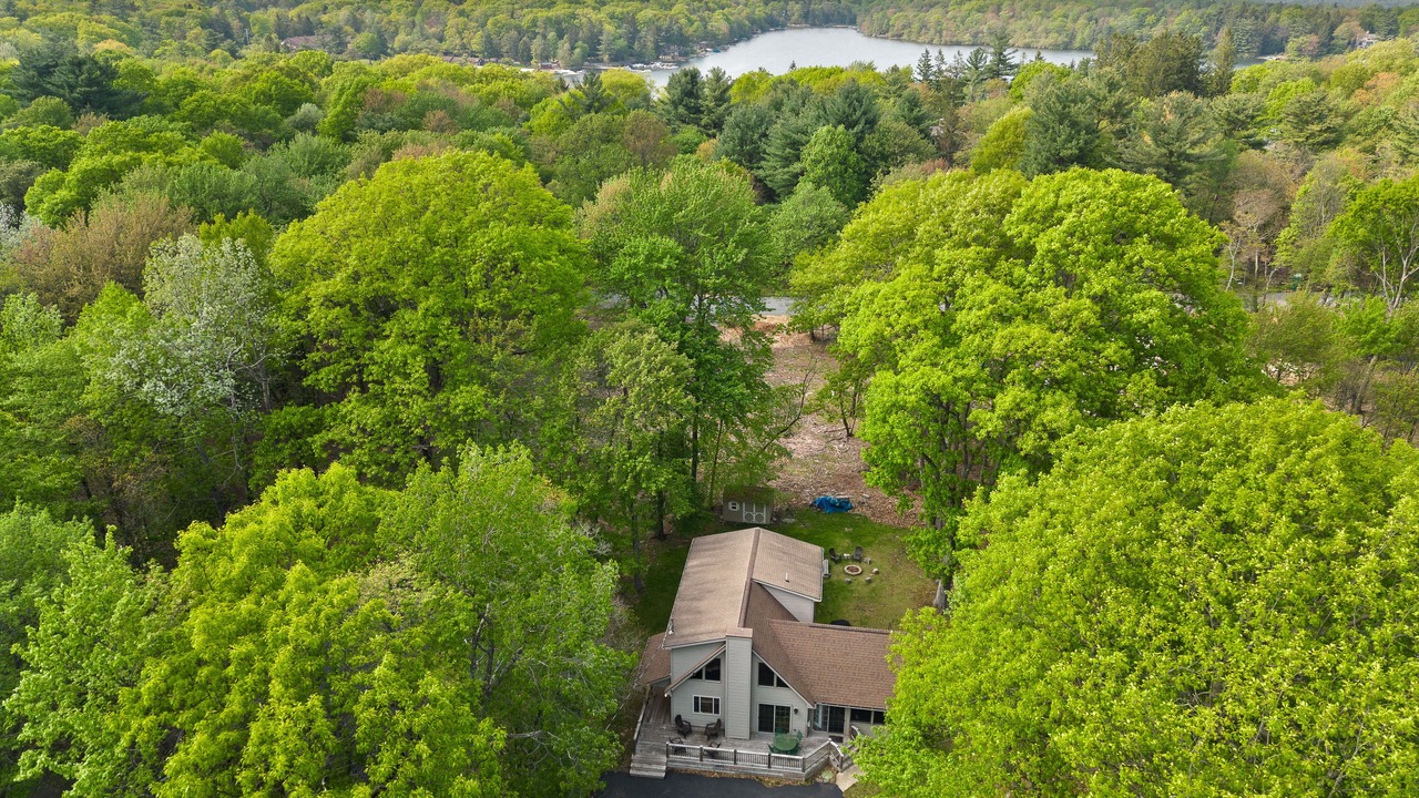 Photo of Outdoor in Lake Harmony Estates