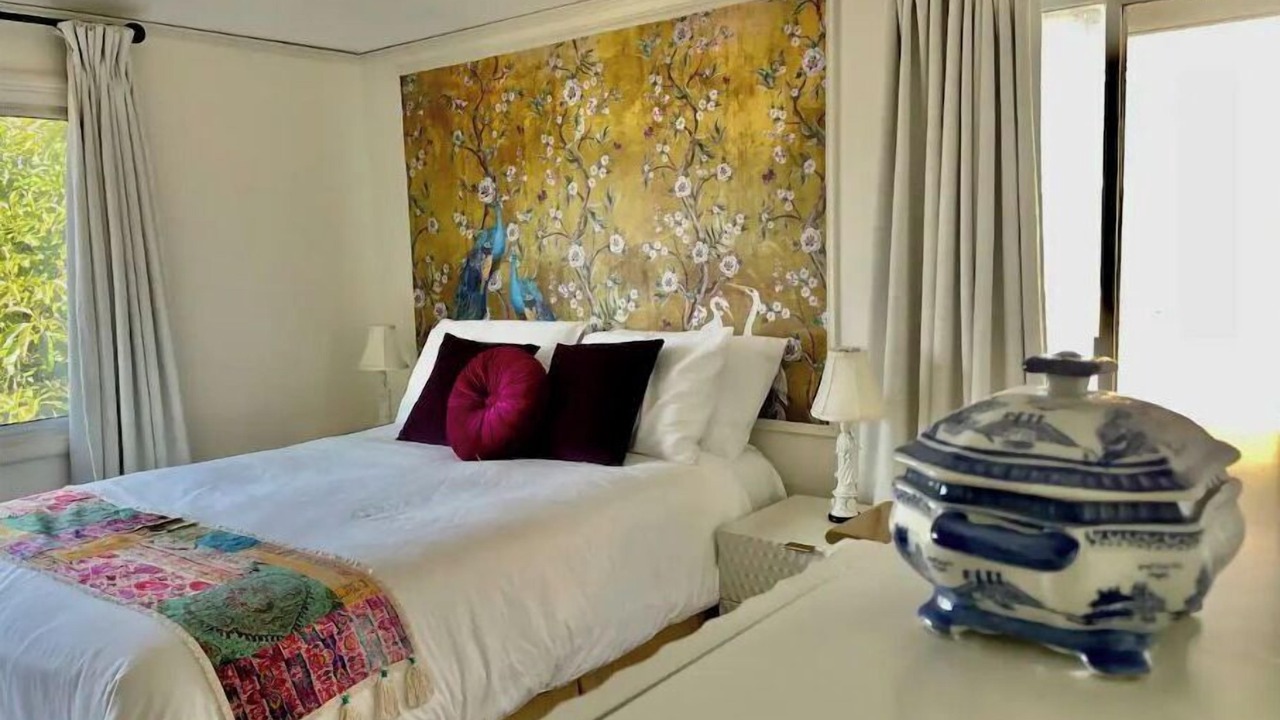 Photo of Bedroom in Oakland