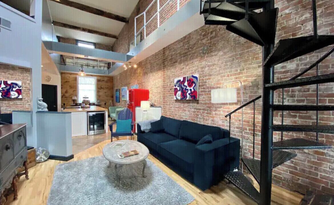 Photo of Livingroom in Glens Falls