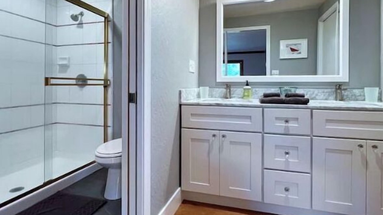 Photo of Bathroom in Shepherd Canyon