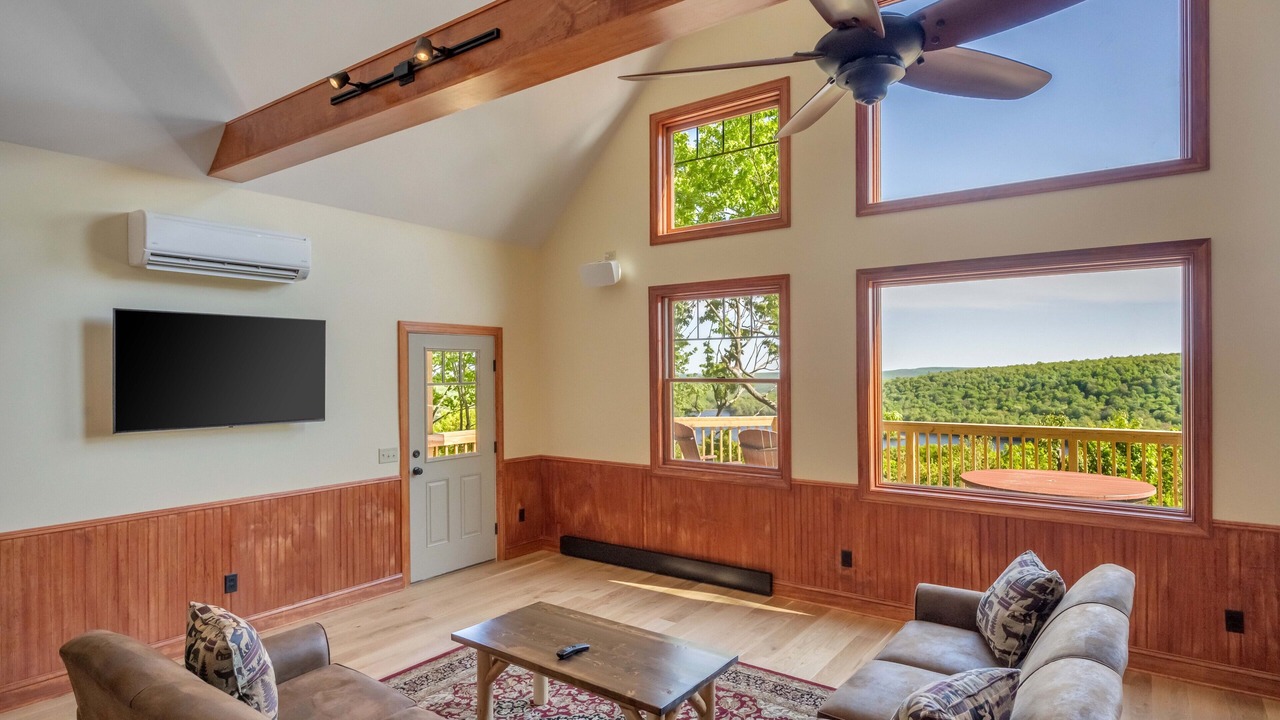 Photo of Livingroom in Lake Harmony Estates
