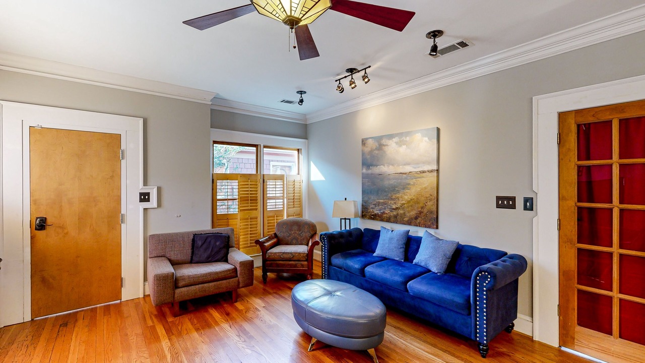 Photo of Livingroom in Westside