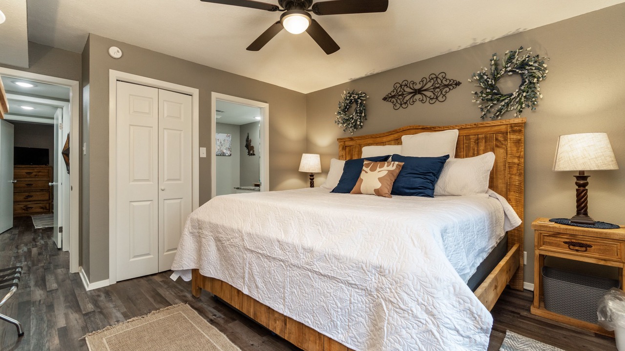 Photo of Bedroom in Mount Ida