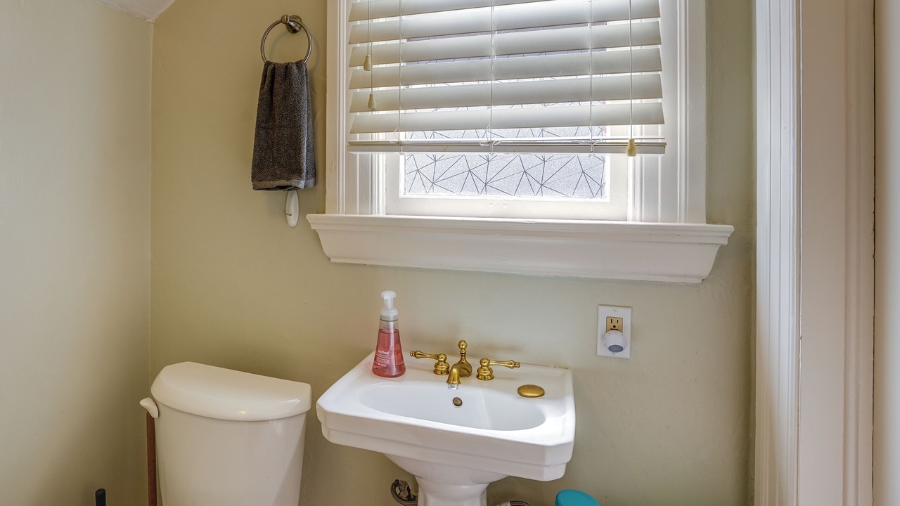 Photo of Bathroom in Elmwood