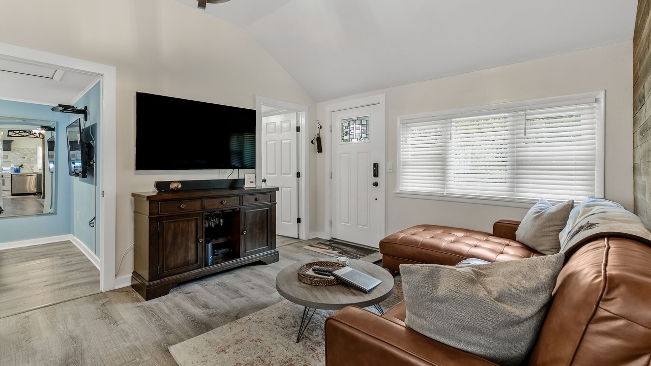 Photo of Livingroom in Saratoga Springs