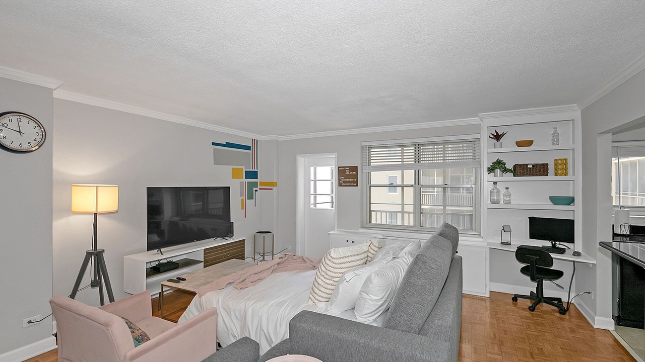 Photo of Bedroom in Peachtree Center