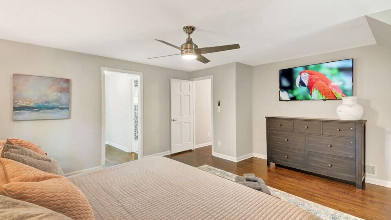 Photo of Bedroom in Dunwoody