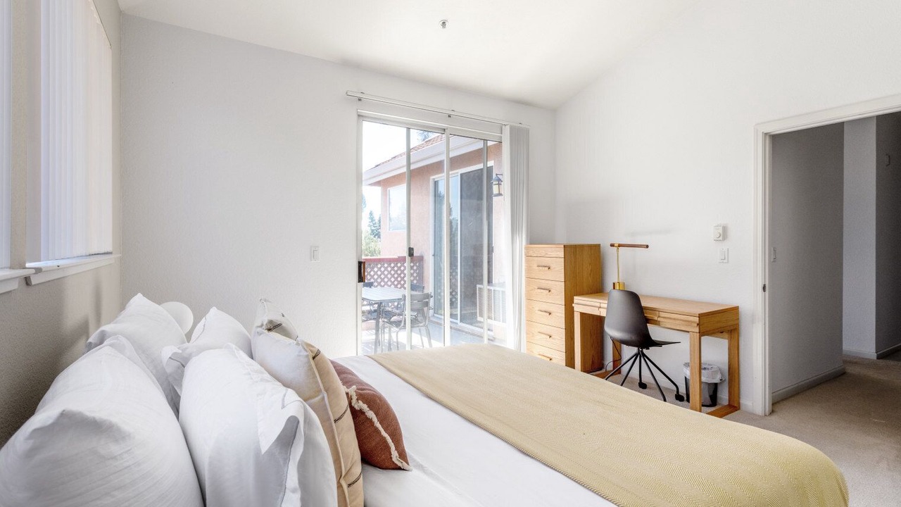 Photo of Bedroom in Central District